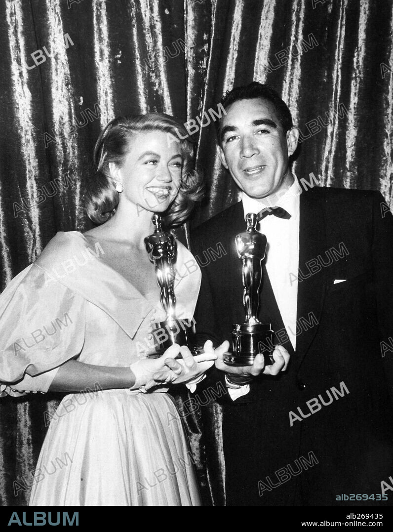 ANTHONY QUINN and DOROTHY MALONE. 29th Academy Awards (1957). Dorothy Malone, best actress in a supporting role for "Written on the Wind". Anthont Quinn, best actor in a suppoerting role for "Lust of Life". 1957