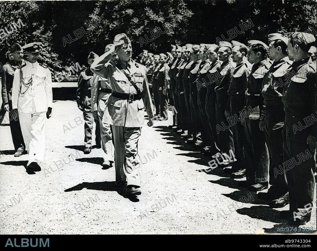 1943. General Wladyslaw Sikorski, who was president of the Polish council of ministers, reviewing Polish soldiers in Gibraltar, during the Second World War.