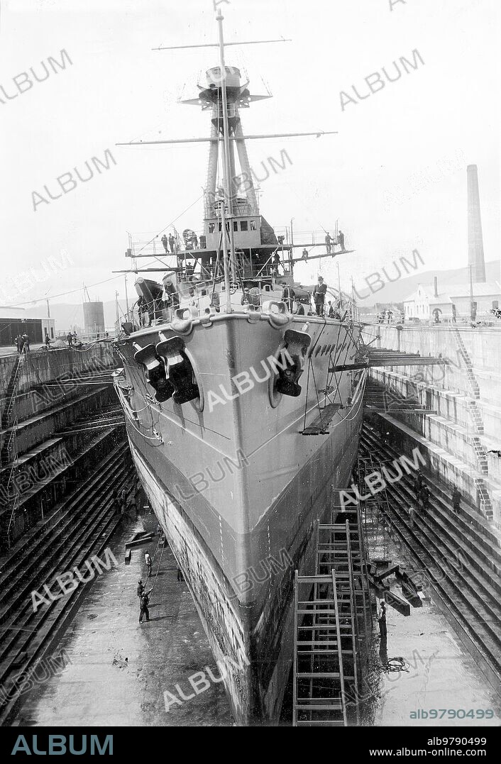 May 14, 1913. In the Ferrol arsenal. The Battleship "Spain" at the Victoria Eugenia dock, in Dry, which it entered on the 15th for its completion.