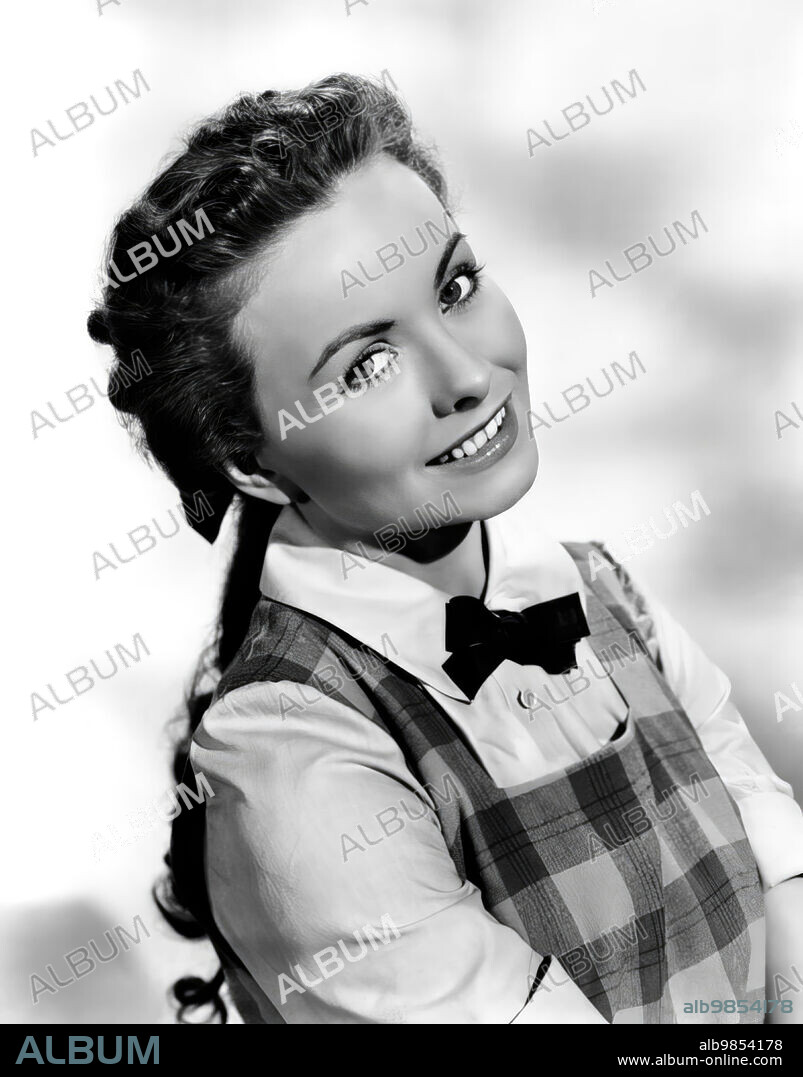 JEANNE CRAIN in CHEAPER BY THE DOZEN, 1950, directed by WALTER LANG. Copyright 20TH CENTURY FOX.