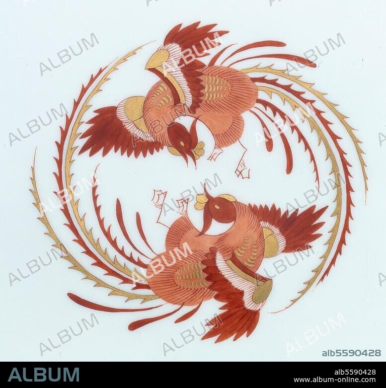 Porzellan / Manufaktur Meißen (Sachsen), um 1730 (Modell), 1924-34 (Objekt). Fêng-huang (Hôô-Vogel). Ausschnitt aus einer Schale mit Aufglasurmalerei "Drachenmuster, rot, goldschattiert".Aus dem Tafelservice mit den. "Roten Hofdrachen" für den kursächs. Hof. Dekor im Kakiemonstil. Modelleur: unbekannt. Durchmesser 33,8 cm. Inv. Nr. 5367. Meißen, Staatliche Porzellanmanufaktur.