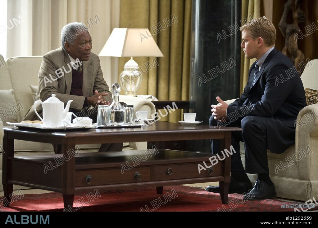 MATT DAMON and MORGAN FREEMAN in INVICTUS, 2009, directed by CLINT EASTWOOD. Copyright WARNER BROS PICTURES / BERNSTEIN, KEITH.