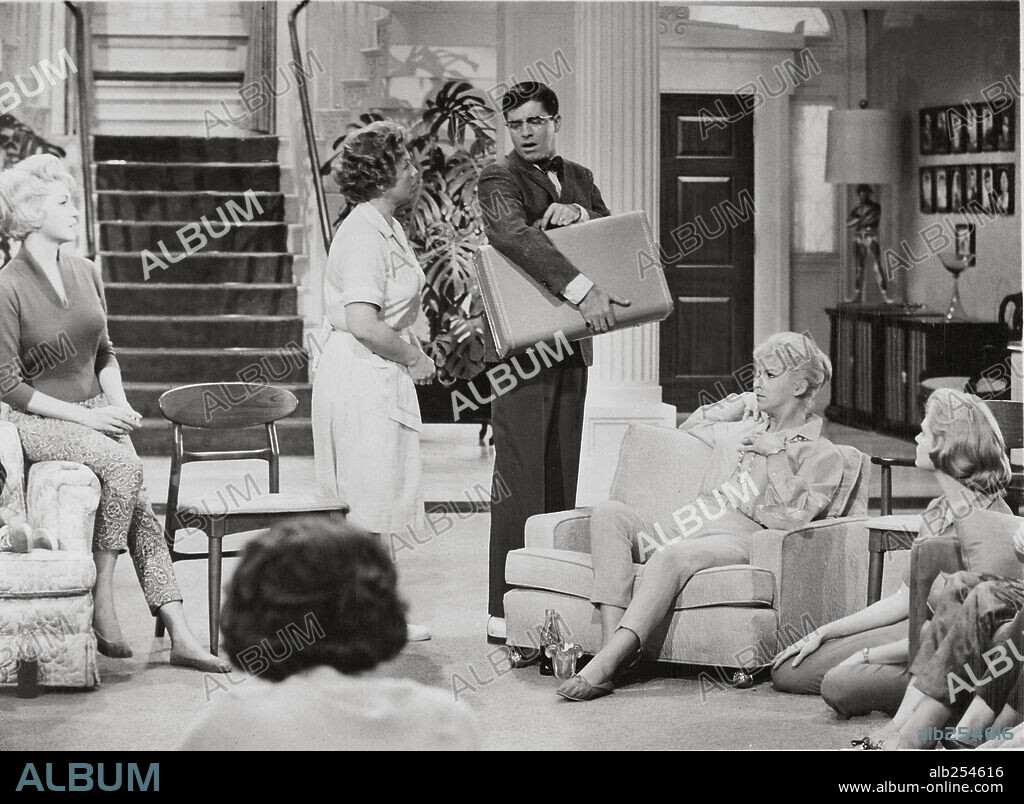 JERRY LEWIS en EL TERROR DE LAS CHICAS, 1961 (THE LADIES MAN), dirigida por JERRY LEWIS. Copyright PARAMOUNT PICTURES.