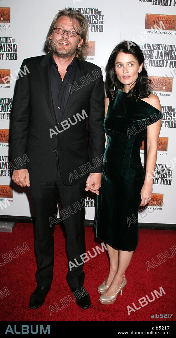 Sep 18, 2007-New York, NY, USA-Director ANDREW DOMINIK and actress ROBIN TUNNEY at the arrivals of the New York premiere of 'The Assassination of Jesse James by the Coward Robert Ford' held at the Ziegfeld Theater. 18/09/2007