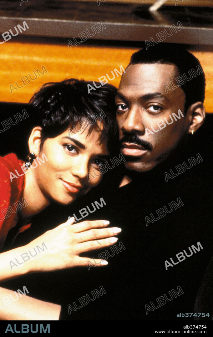 EDDIE MURPHY y HALLE BERRY en BOOMERANG: EL PRÍNCIPE DE LAS MUJERES, 1992 (BOOMERANG), dirigida por REGINALD HUDLIN. Copyright PARAMOUNT PICTURES.