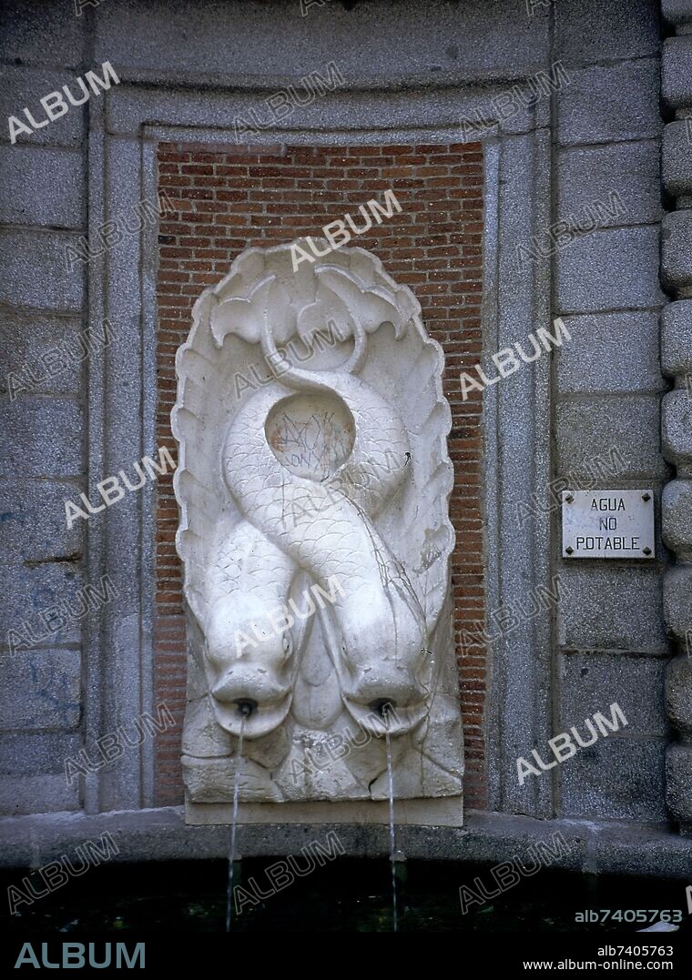 VENTURA RODRIGUEZ (1717-1785). FUENTE DE LOS DELFINES - 1772 - SITUADA ENTRE LA CALLES HORTALEZA Y SANTA BRIGIDA.