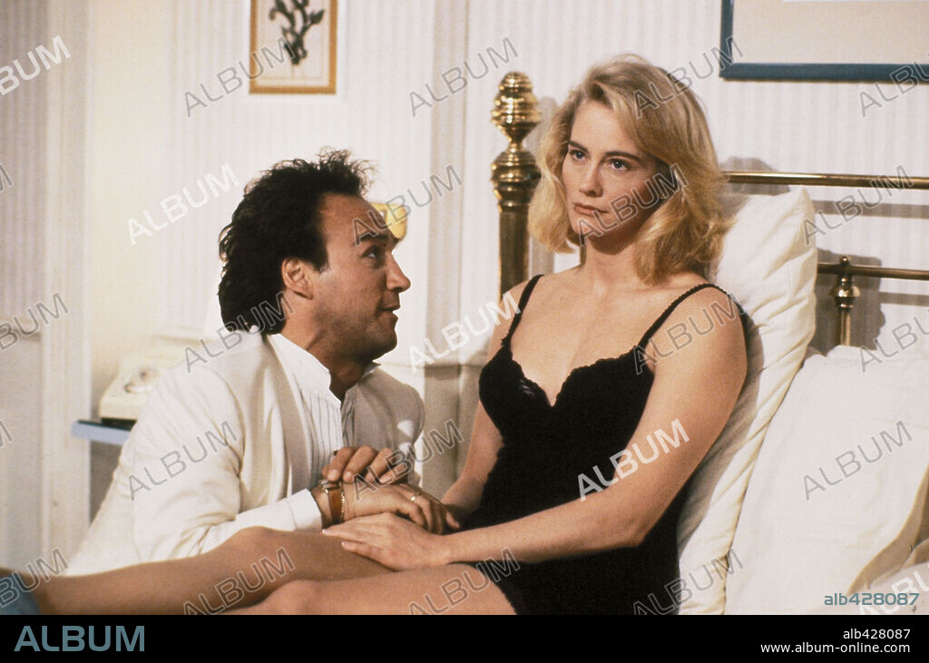 CYBILL SHEPHERD y JAMES BELUSHI en SÓLO FALTA EL ASESINO, 1992 (CRIMINALS), dirigida por EUGENE LEVY. Copyright ASCOT FILM GMBH.