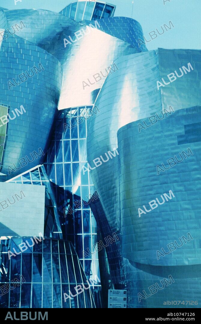 Guggenheim Museum, by F.O. Gehry. Bilbao. Biscay. Spain.