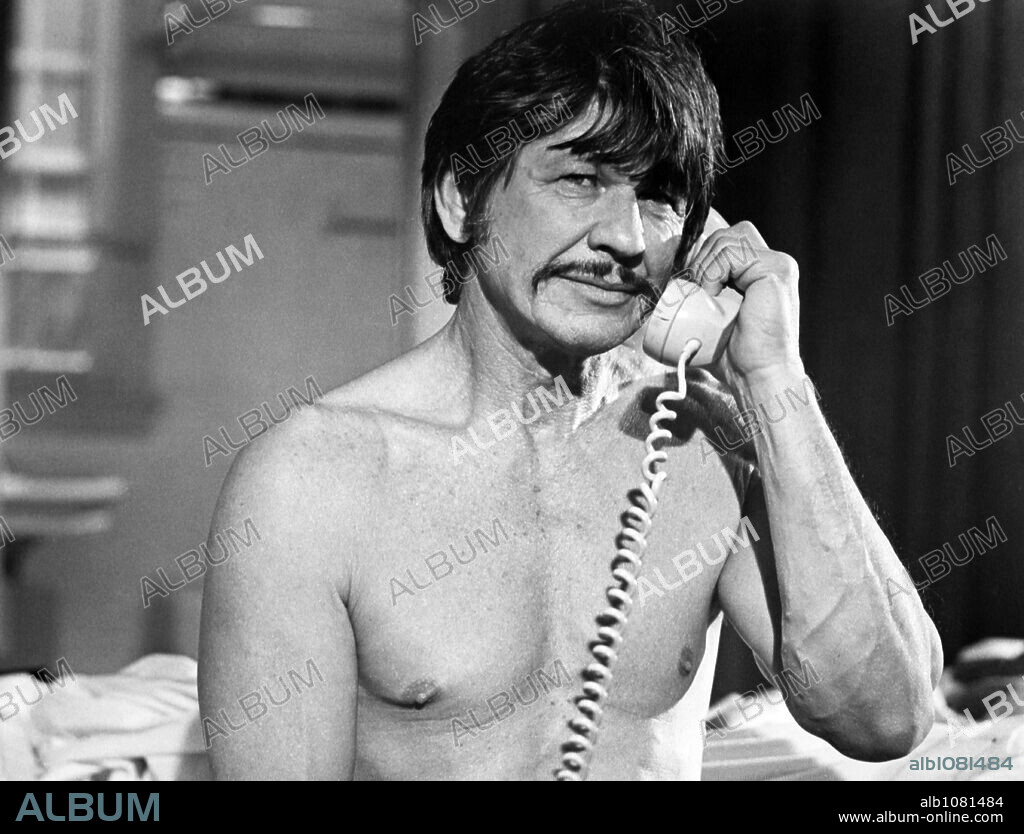CHARLES BRONSON en EL TEMERARIO IVES, 1976 (ST. IVES), dirigida por J. LEE THOMPSON. Copyright WARNER BROTHERS.