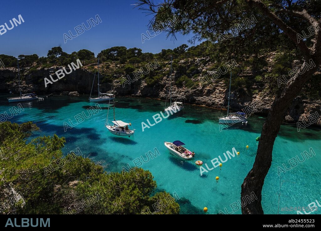 yates fondeados, Cala Pi, Llucmajor,comarca de Migjorn. Mallorca. Islas Baleares. Spain.