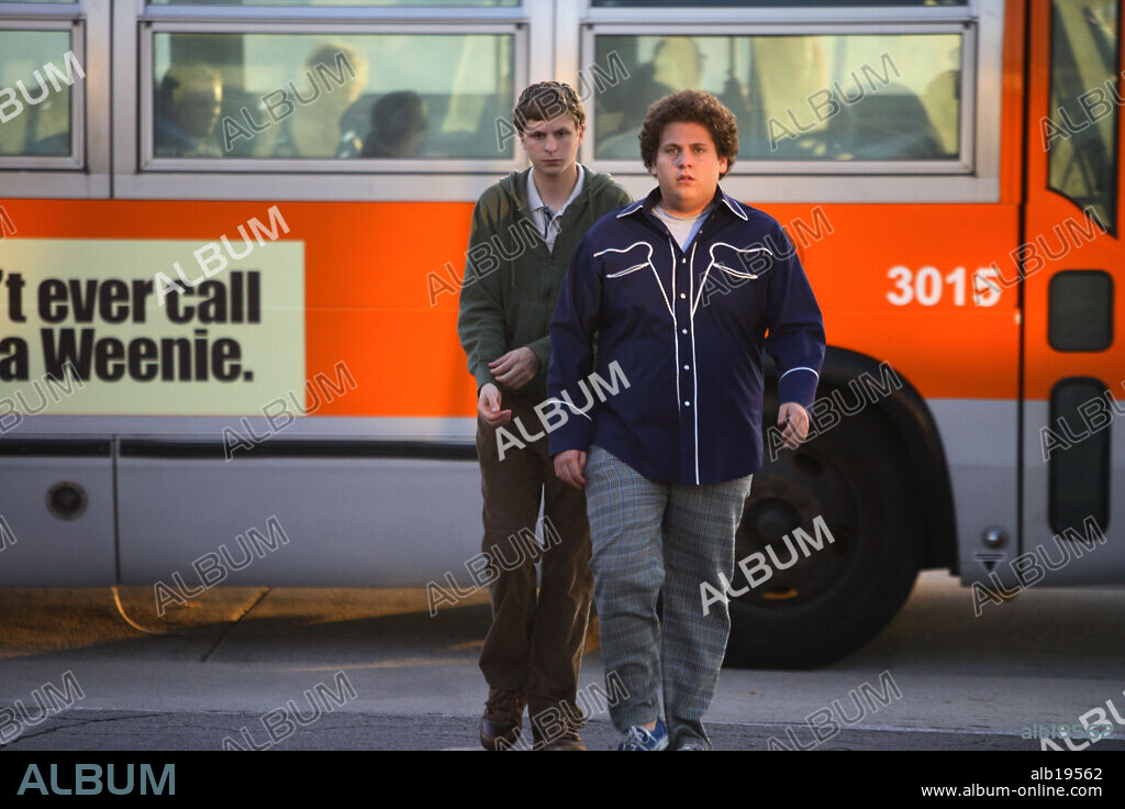 JONAH HILL and MICHAEL CERA in SUPERBAD, 2007, directed by GREG MOTTOLA. Copyright COLUMBIA BROADCASTING SYSTEM/APATOW PRODUCTIONS.