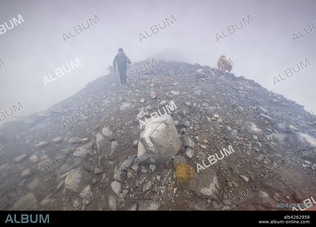 cima del pico Bisaurín, 2670 mts. Parque natural de los Valles Occidentales, Huesca, cordillera de los pirineos, Spain, Europe.