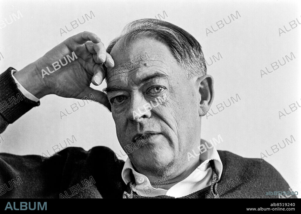 HÄRNÖSAND 1968-03.. Sven Vallmark, journalist på Dagens Nyheter och utrikeskommentator för Sveriges Radio.. Foto: Bertil S-son Åberg / RiR / SVT / Kod: 5600. RiR 18924 sv/v neg.