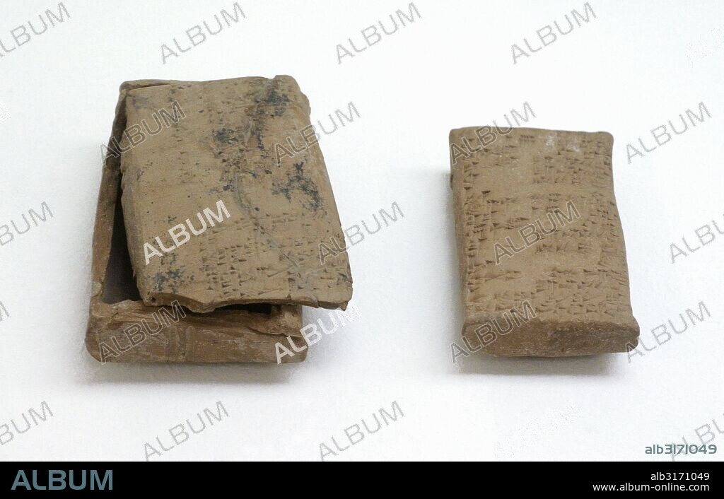 ARTE MESOPOTAMICO. PROXIMO ORIENTE. Tablillas de arcilla. Documentos administrativos y legales escritos en lengua acadia y sumeria. Grafía cuneiforme. Babilonia, Irak. Principios II milenio A. C. Museo del Hermitage (The State Hermitage Museum). San Petersburgo. Rusia.