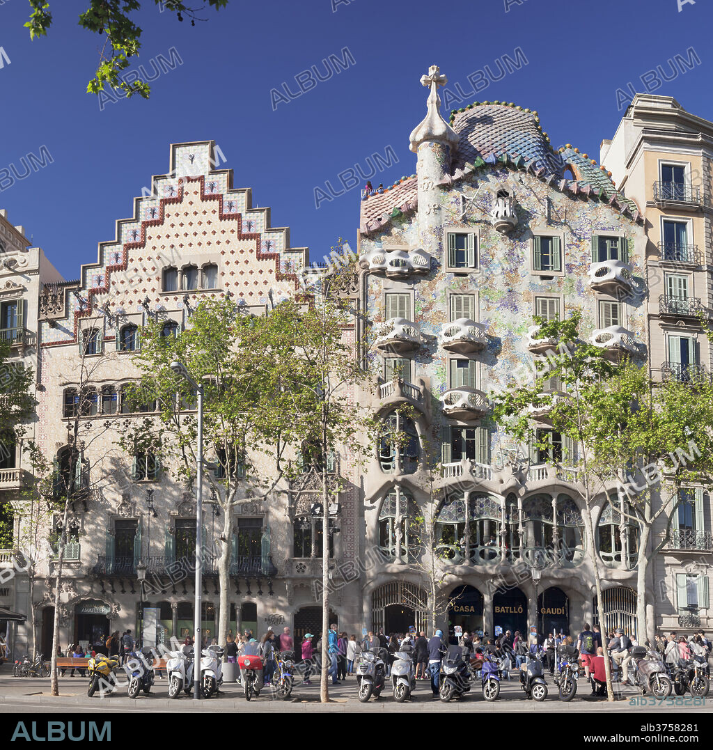 Casa Batllo, architect Antonio Gaudi, UNESCO World Heritage Site, Casa Amatller, Modernisme, Barcelona, Catalonia, Spain, Europe.