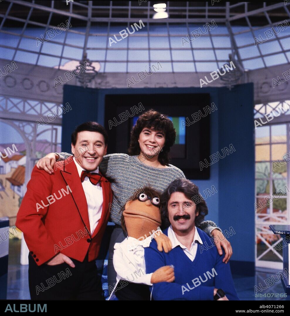 JOSE RAMON SANCHEZ, SONIA MARTINEZ y TORREBRUNO en SABADABADA, 1981. Copyright RTVE.