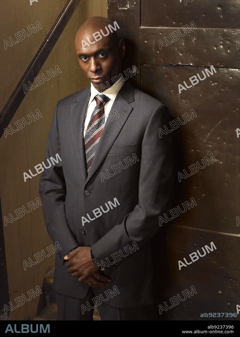 LANCE REDDICK in FRINGE, 2008, directed by BRAD ANDERSON, JEANNOT SZWARC and JOE CHAPPELLE. Copyright BAD ROBOT/FRINGE ELEMENT FILMS.
