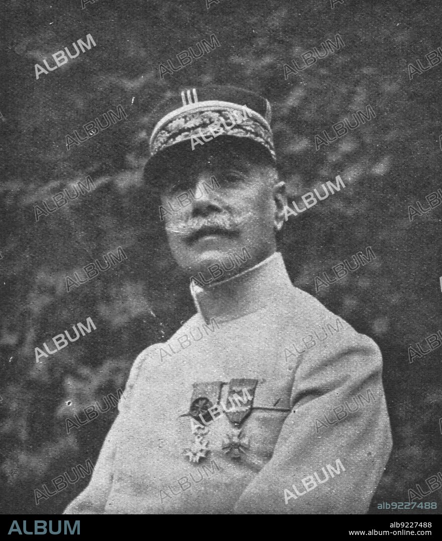 'La Campagne Macedonienne; le general Cordonnier.', 1916. From "Collection de la Guerre IV. L'Illustration Tome CXLVII. La Guerre Juillet, Aout, Septembre, Octobre, Novembre, Decembre 1916".