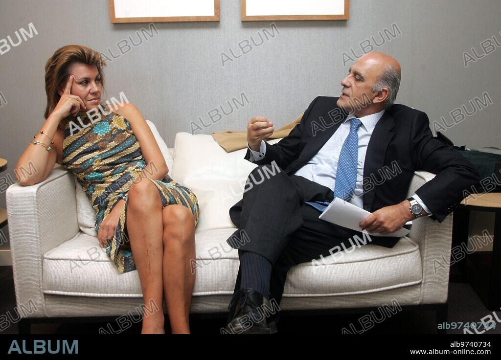 Madrid. 27.9.2006. Maria Dolores Cospedal y Jose Antonio Zarzalejos en
una entrevista en el Diario. Foto: Julian de Domingo. Archdc.