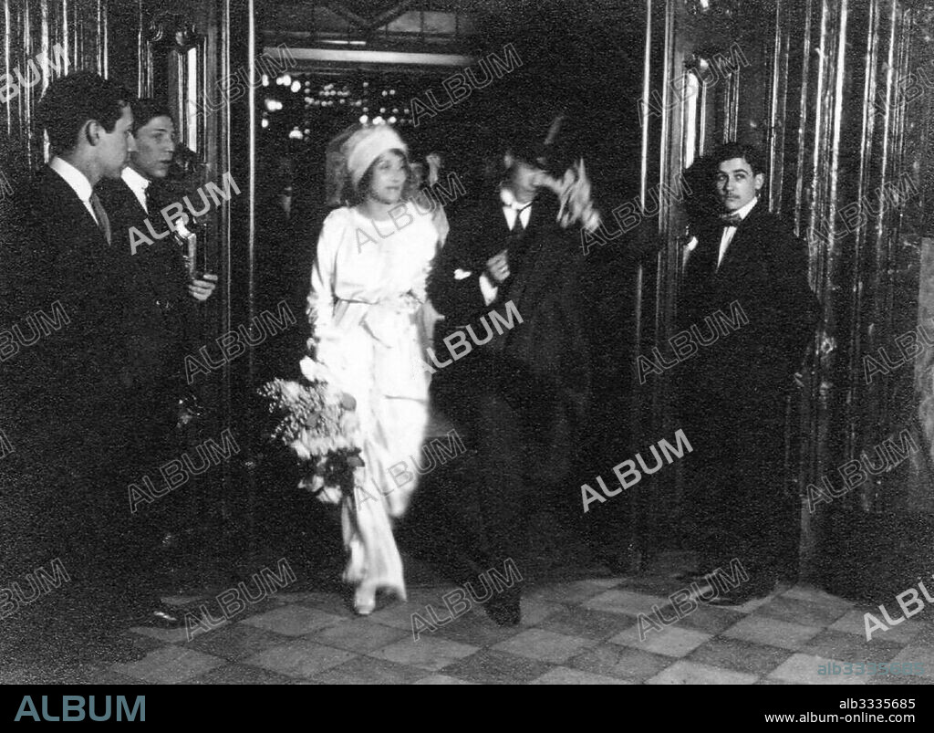ANONYMOUS. Vaslav Nijinsky and Romola de Pulszky on their wedding day in Buenos Aires on September 10, 1913.