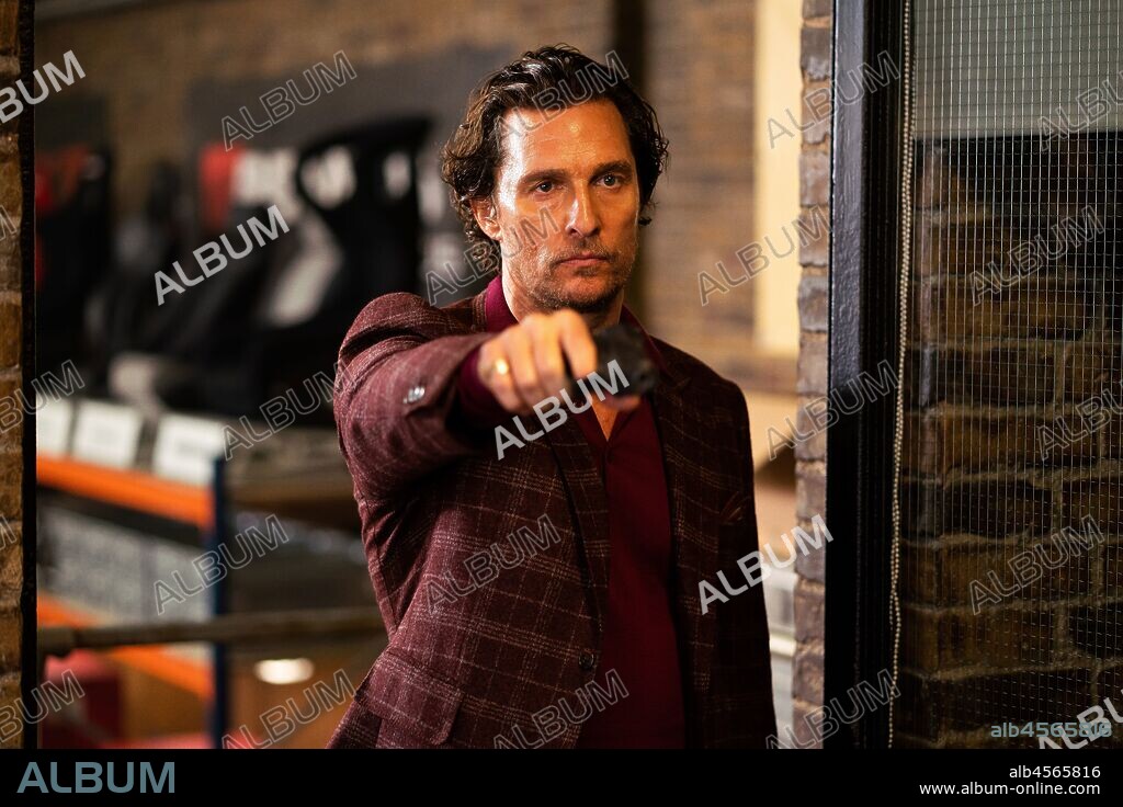 MATTHEW McCONAUGHEY en GENTLEMEN, THE: LOS SEÑORES DE LA MAFIA, 2020 (THE GENTLEMEN), dirigida por GUY RITCHIE. Copyright MIRAMAX.