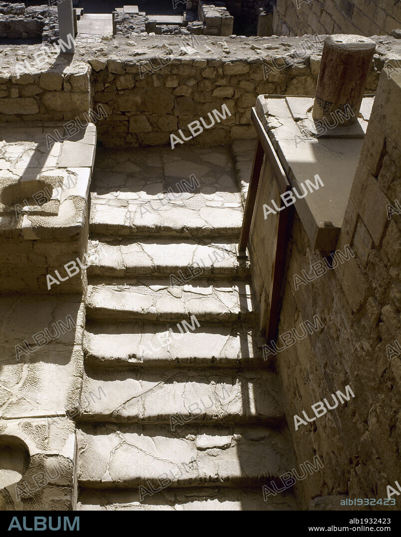 Civilización minoica. Creta. Grecia. Palacio de Knossos (1700-1450 a.C.). Residencia del rey, los dignatarios y el clero. Detalle arquitectónico de la Gran Escalera.