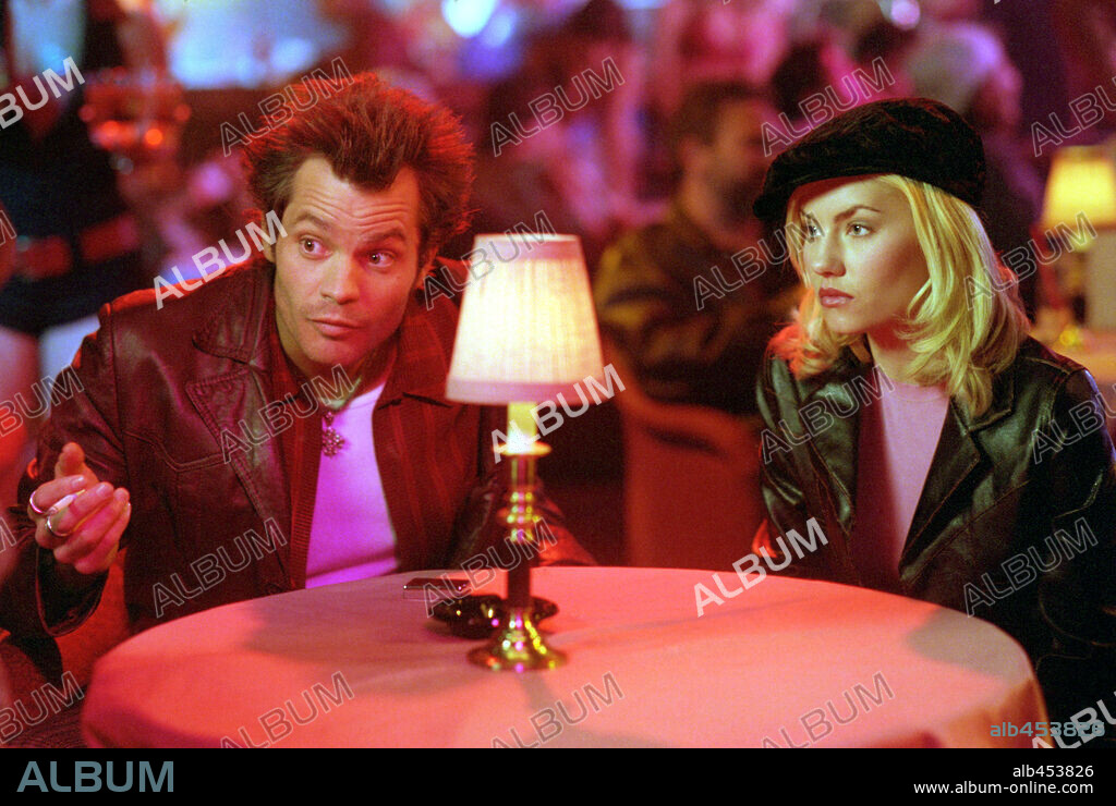 ELISHA CUTHBERT and TIMOTHY OLYPHANT in THE GIRL NEXT DOOR, 2004, directed by LUKE GREENFIELD. Copyright 20TH CENTURY FOX / IOVINO, PETER.