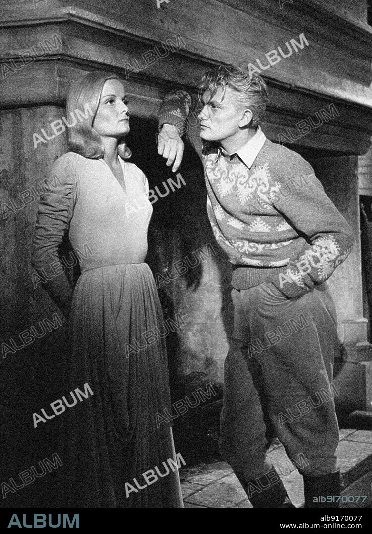 ANÓNIMO. Jean Marais and Madeleine Sologne in the film The Eternal Return (L'Éternel retour).
