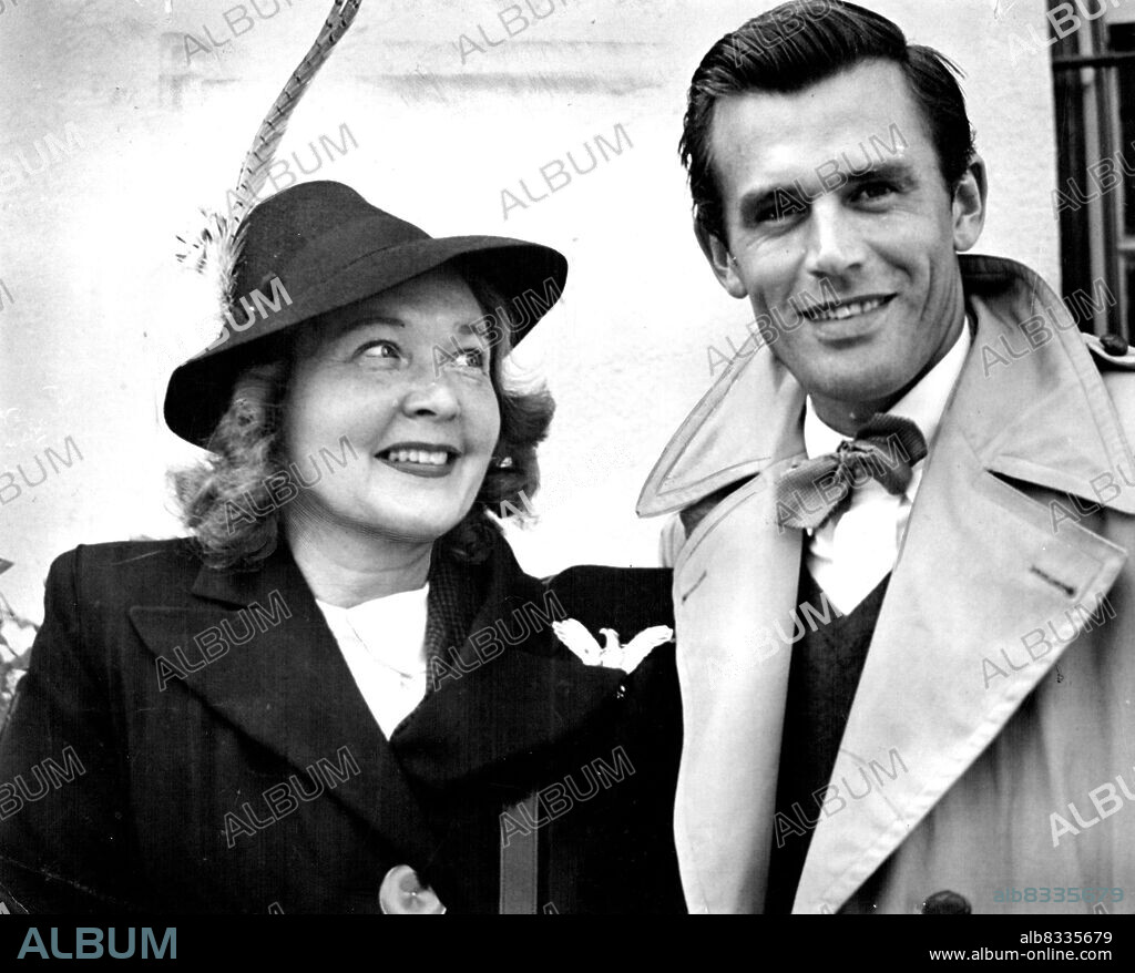 American Davis Cup player Frank Parker, and Mrs. Parker, who arrived in Sydney by flying-boat Yesterday. Parker, former US singles champion, played against Australia in the1939 final. November 24, 1946.
