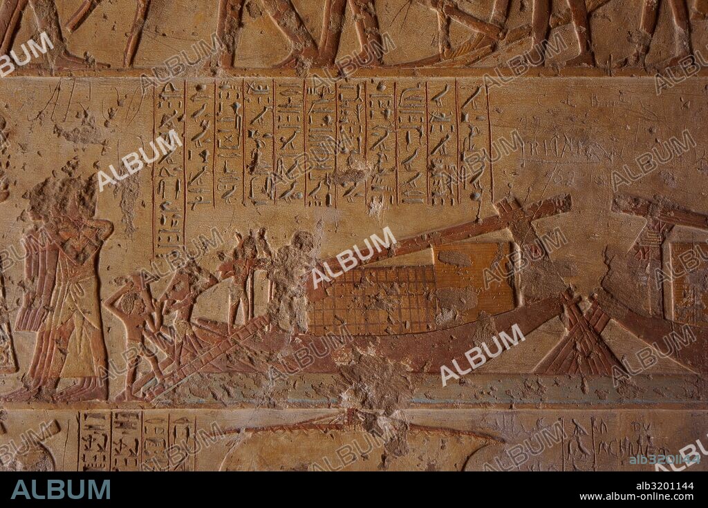 Tumba de Paheri. Paheri era el nieto de Ahmose hijo de Ebana, y sirvió bajo las órdenes de Tutmosis III. Ostentó varios cargos, fue Intendente de Nekheb, así como Escriba de Amon, Tutor del Príncipe, y Jefe de los sacerdotes de la diosa Nejbet, entre otros.