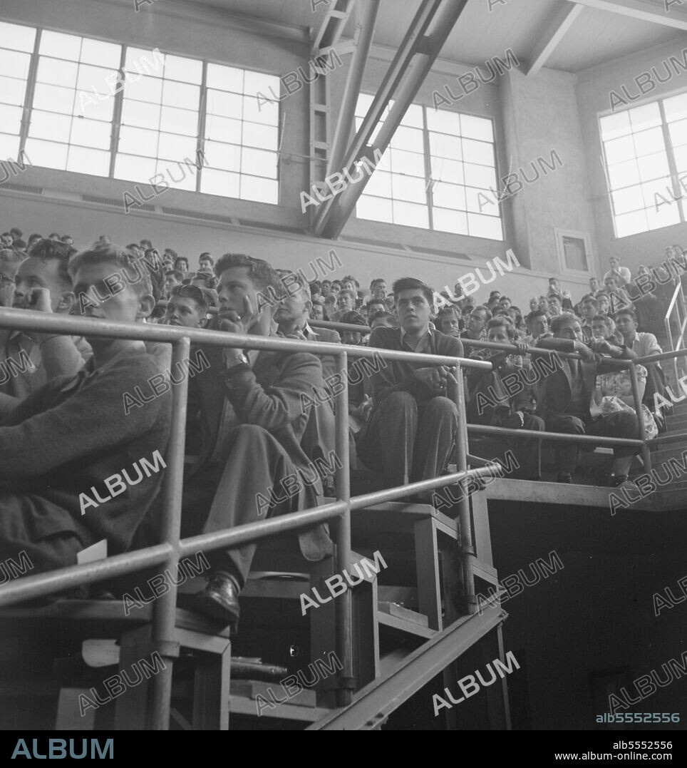 DOROTHEA LANGE. Student audience listening to Peace Day address of General Smedley Butler. Berkeley, California, University of California.