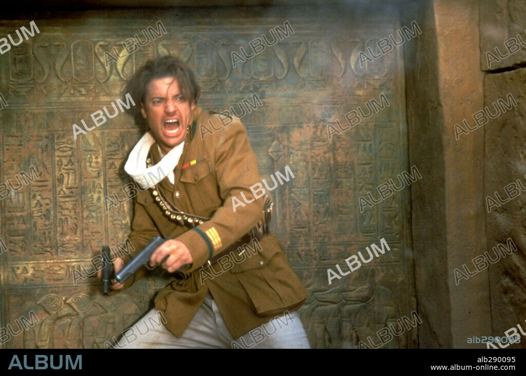 BRENDAN FRASER dans THE MUMMY, 1999, réalisé par STEPHEN SOMMERS. Copyright UNIVERSAL PICTURES / HAMSHERE, KEITH.