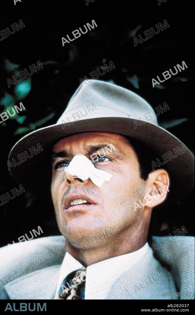 JACK NICHOLSON in CHINATOWN, 1974, directed by ROMAN POLANSKI. Copyright PARAMOUNT PICTURES.
