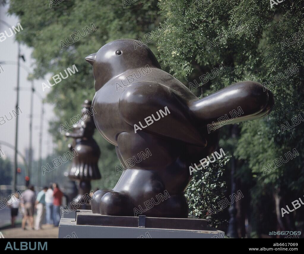 FERNANDO BOTERO. PAJARO 1992 - VISTA LATERAL.