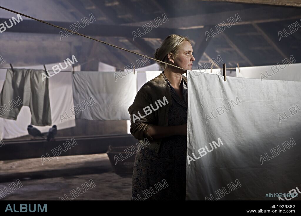 KINGA PREIS in IN DARKNESS, 2011, unter der Regie von AGNIESZKA HOLLAND. Copyright SONY PICTURES CLASSICS / DICHANT, JASMIN MARLA.