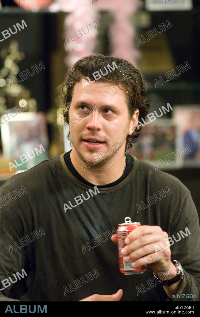 HAYES MACARTHUR en PAPA POR SORPRESA, 2007 (THE GAME PLAN), dirigida por ANDY FICKMAN. Copyright WALT DISNEY PICTURES/MAYHEM PICTURES/SANDMAN STUDIOS / PHILLIPS, RON.