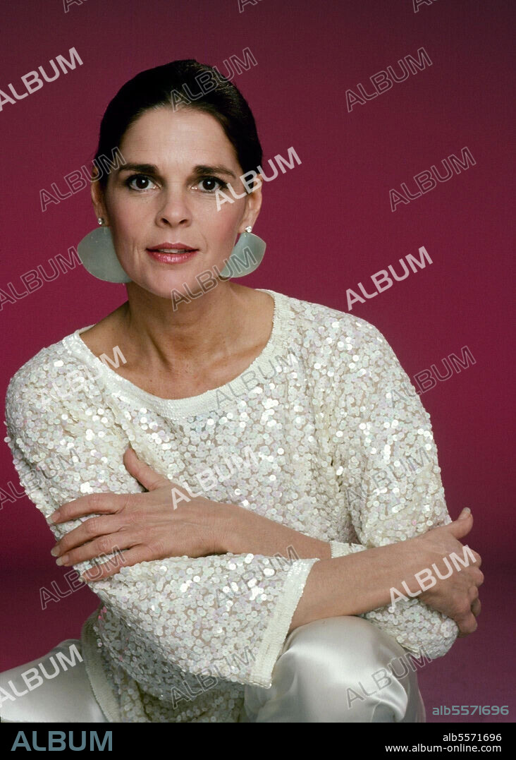 ALI MacGRAW in DYNASTY, 1981, directed by DON MEDFORD, JEROME COURTLAND and PHILIP LEACOCK. Copyright Aaron Spelling Productions.