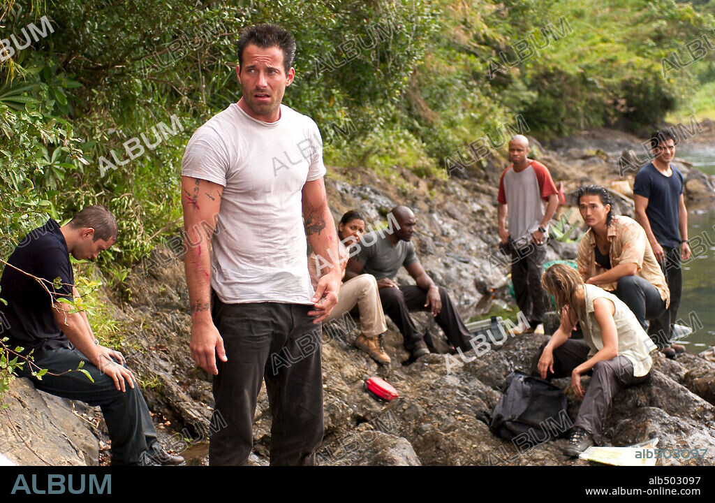 EUGENE BYRD, JOHNNY MESSNER, KADEE STRICKLAND, KARL YUNE, MATTHEW MARSDEN, MORRIS CHESTNUT, NICHOLAS GONZALEZ et SALLI RICHARDSON dans ANACONDAS: THE HUNT FOR THE BLOOD ORCHID, 2004, réalisé par DWIGHT H. LITTLE. Copyright COLUMBIA PICTURES.