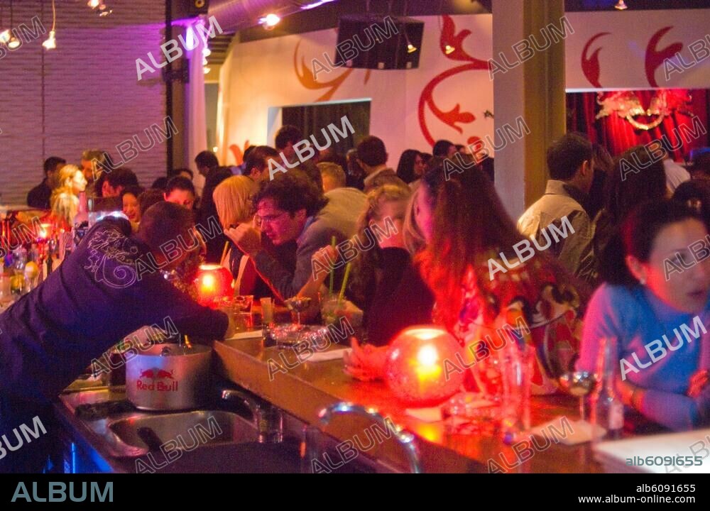 Türkei, Istanbul, Restaurant-Pub 360 in der Istiklal Caddesi, Stadtteil Beyoglu.