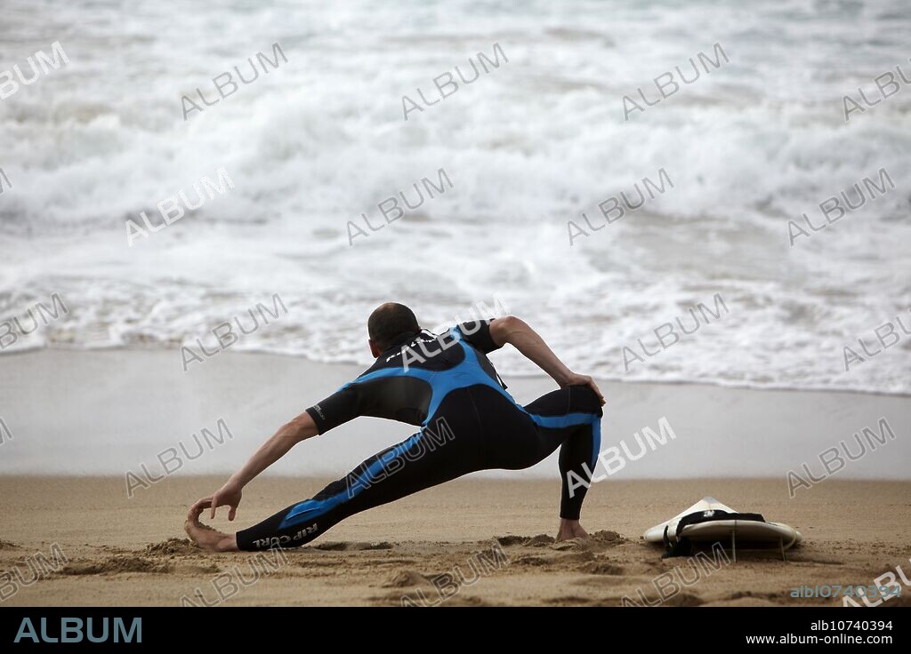 Surf, Zurriola beach, Donostia, San Sebastian, Gipuzkoa, Euskadi, Spain.