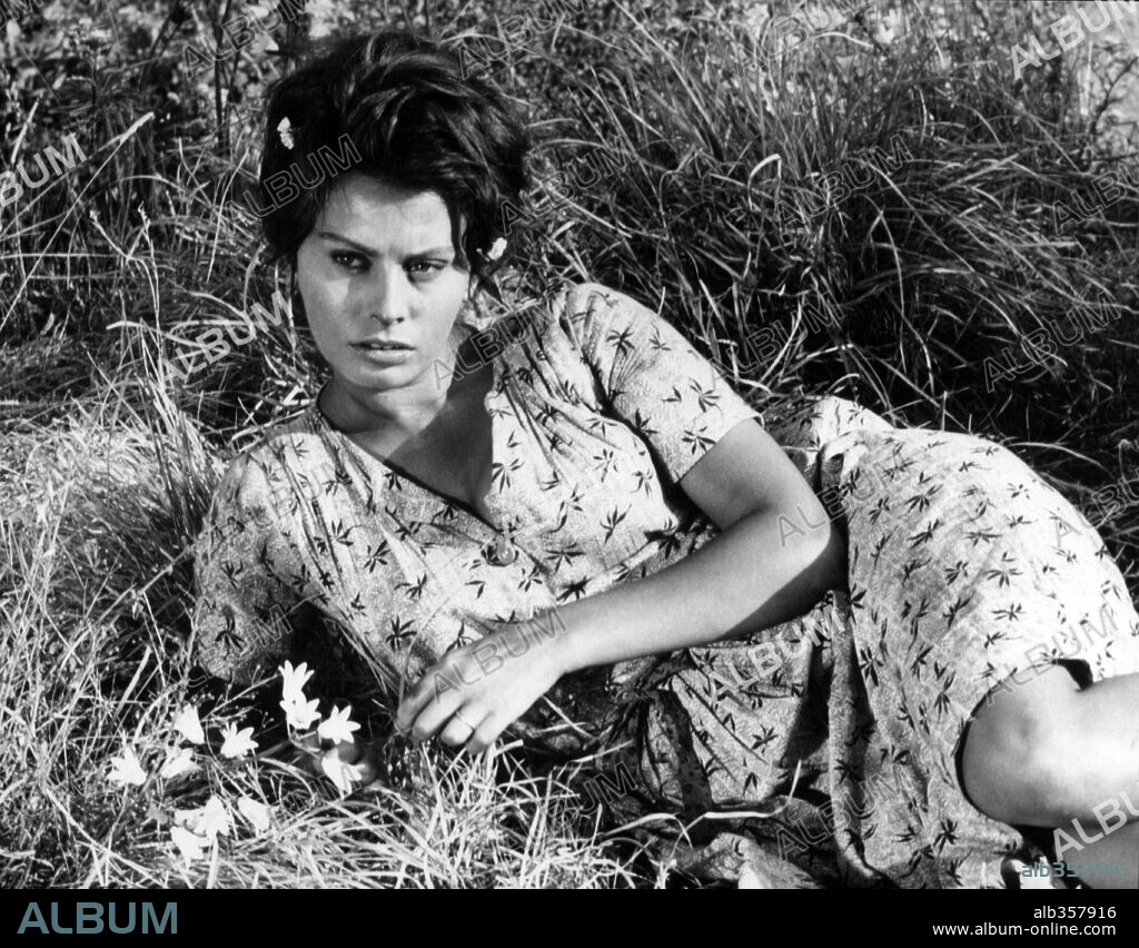 SOPHIA LOREN in ...UND DENNOCH LEBEN SIE, 1960 (LA CIOCIARA), unter der Regie von VITTORIO DE SICA. Copyright EMBASSY PICTURES.