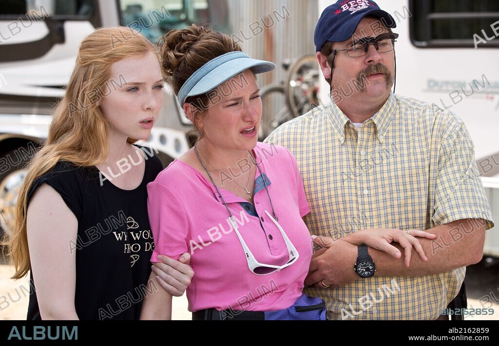 KATHRYN HAHN, MOLLY C. QUINN und NICK OFFERMAN in WE'RE THE MILLERS, 2013, unter der Regie von RAWSON MARSHALL THURBER. Copyright NEW LINE CINEMA / TACKETT, MICHAEL.