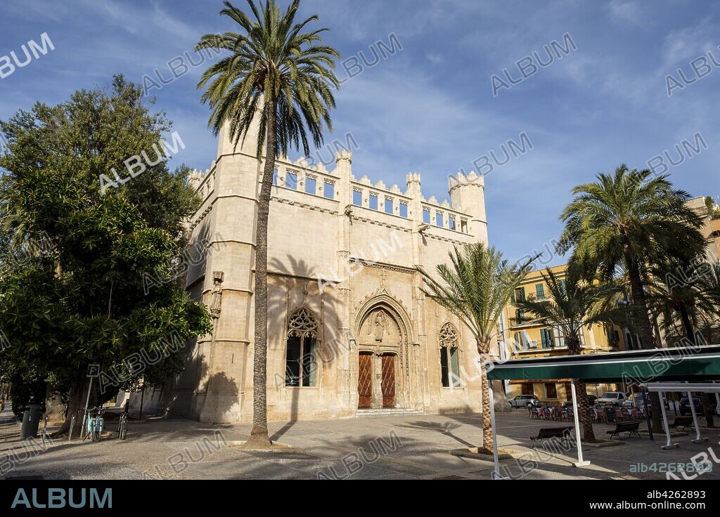 Lonja de Palma de Mallorca , Sa Llotja, antigua sede del Colegio de Mercaderes, Monumento histórico-artístico, construida por Guillem Sagrera entre 1420 y 1452, Palma, Mallorca, balearic islands, Spain.