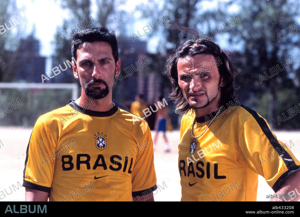 ERNESTO ALTERIO y FERNANDO TEJERO en DIAS DE FUTBOL, 2003, dirigida por DAVID SERRANO. Copyright TELESPAN 2000/ESTUDIOS PICASSO/MAMA FILMS/NIMBUS FILM.