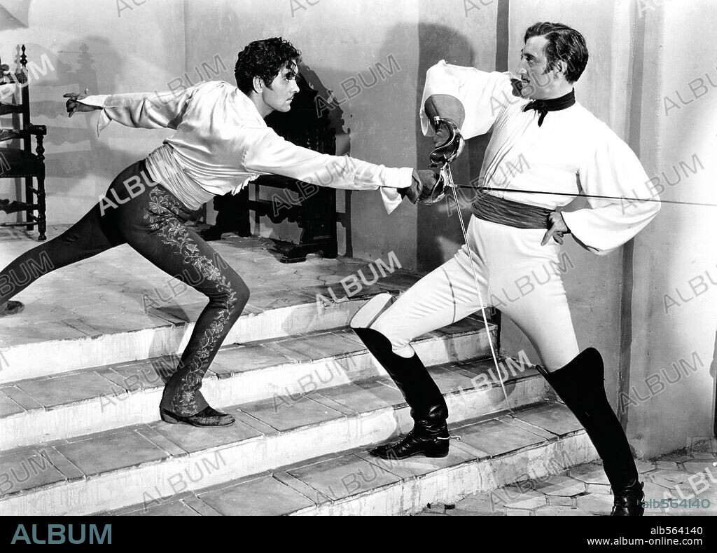 BASIL RATHBONE y TYRONE POWER en EL SIGNO DEL ZORRO, 1940 (THE MARK OF ZORRO), dirigida por ROUBEN MAMOULIAN. Copyright 20TH CENTURY FOX.