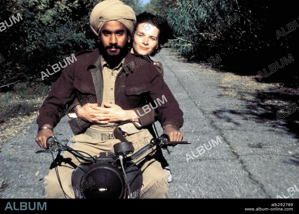 JULIETTE BINOCHE y NAVEEN ANDREWS en EL PACIENTE INGLÉS, 1996 (THE ENGLISH PATIENT), dirigida por ANTHONY MINGHELLA. Copyright MIRAMAX.