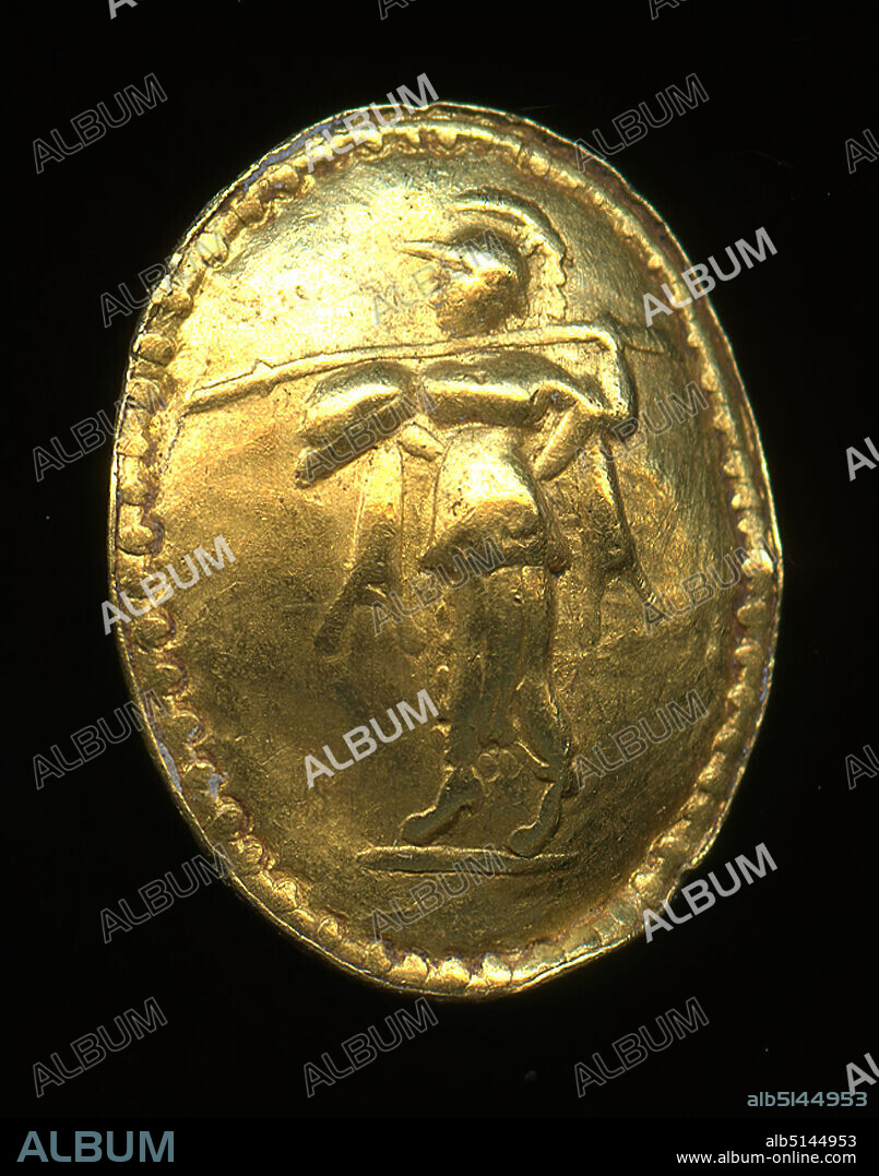 Treasure find from Palaiokastron - appliqué (Athena Itonia), gold, chased, gold, Total: Height: 1.4 cm; Width: 1.1 cm; Weight: 0.47 g, robe decoration, body decoration, history of Minerva (Pallas, Athena), Early Hellenistic, High Hellenistic, Greek antiquity, This appliqué is the counterpart to Inv. 1925.179.a. Here, too, the goddess Athena can be seen as Promachos (champion) in a screaming position to the left. With her right hand she holds up the round shield, with her left she has raised the spear. The edge is surrounded by a pearl circle. On the back there is a small vertical eyelet for attachment.