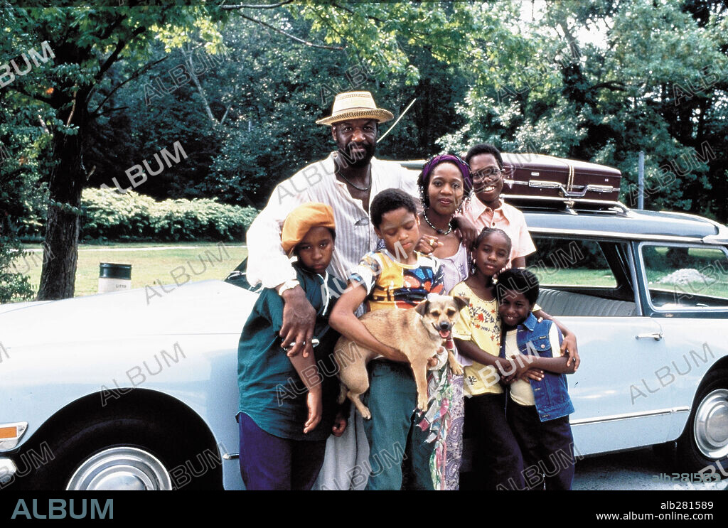 ALFRE WOODARD and DELROY LINDO in CROOKLYN, 1994, directed by SPIKE LEE. Copyright UNIVERSAL PICTURES / LEE, DAVID.