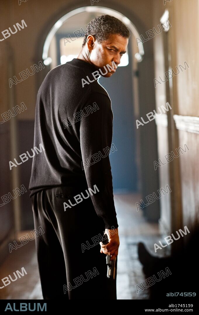 DENZEL WASHINGTON en EL INVITADO, 2012 (SAFE HOUSE), dirigida por DANIEL ESPINOSA. Copyright INTREPID PICTURES.