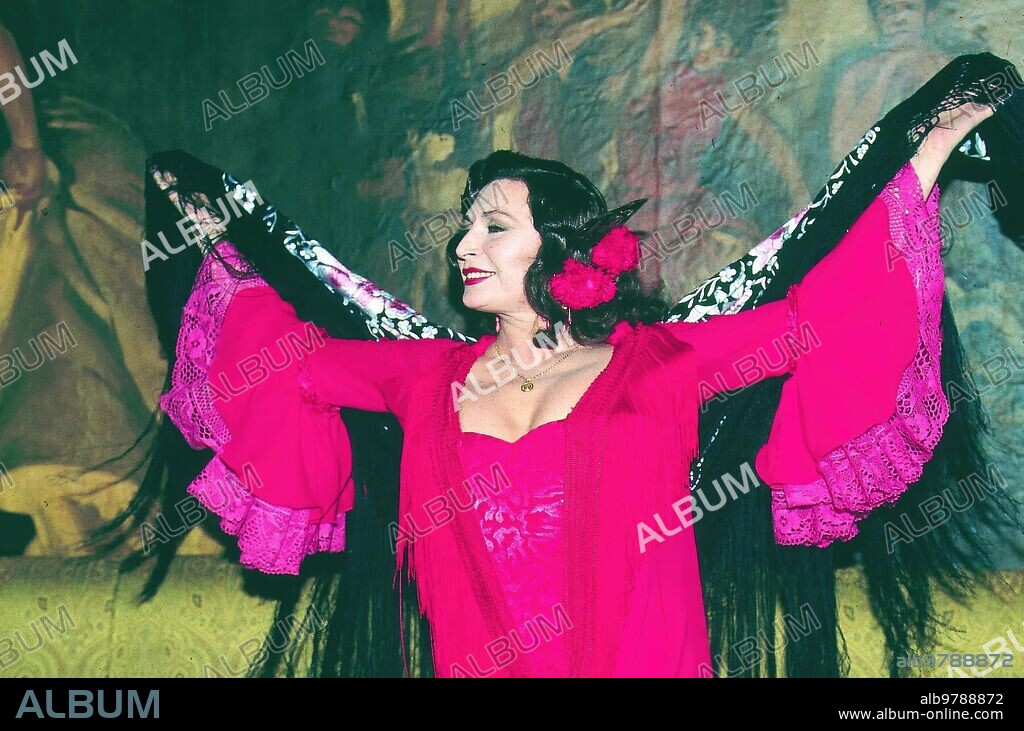 Febrero 1993. Rocío Jurado en un descanso del rodaje de "La Lola se va a los puertos" en el Villa Rosa.